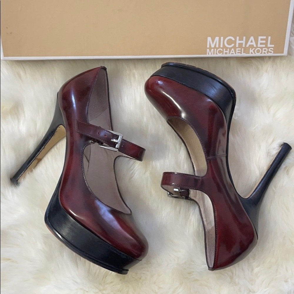 SOLD Michael Kors heels - Picture 2 of 6